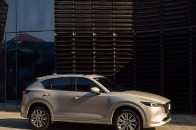 Mazda CX-5 tiếp tục giảm giá 'phá đáy'