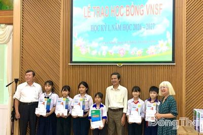 Tổ chức VNSF trao 156 triệu đồng học bổng cho học sinh, sinh viên có hoàn cảnh khó khăn