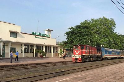 Từ hoài nghi đến hiệu quả: Những đoàn tàu riêng cho người đi làm