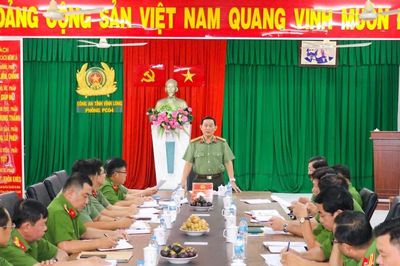 Công an Vĩnh Long tăng cường xây dựng lực lượng trong sạch, vững mạnh