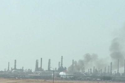 Houthi tập kích cơ sở dầu khí của Saudi Arabia