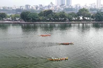 Thuyền rồng, ván SUP khuấy động Hồ Tây mùa thu