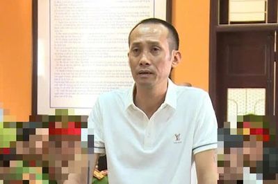 Tuấn 'Thần đèn' đe doạ doanh nghiệp ngay tại trụ sở UBND xã