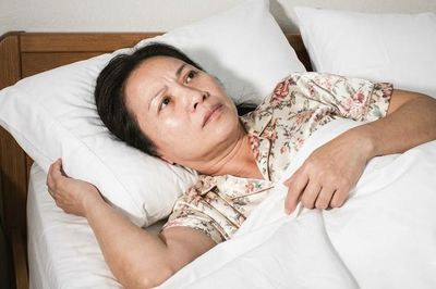 Cách cải thiện tình trạng ngủ kém tuổi trung niên