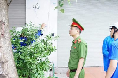 Chủ động làm sạch quảng cáo, rao vặt, góp phần xây dựng đô thị văn minh