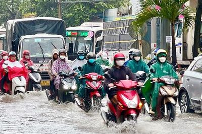 Mưa lớn, cảnh báo nguy cơ mất an toàn giao thông
