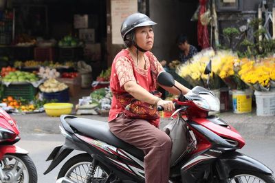 Xăng 27.000 đồng/lít, xe máy phổ biến tốn bao nhiêu tiền mỗi tháng?