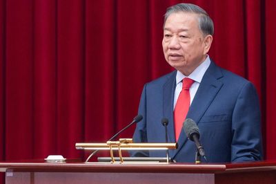 Khai mạc Hội nghị lần thứ Tư, Ban Chấp hành Trung ương Đảng khóa XIV
