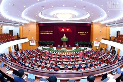 [Ảnh] Khai mạc Hội nghị lần thứ tư Ban Chấp hành Trung ương Đảng khóa XIV