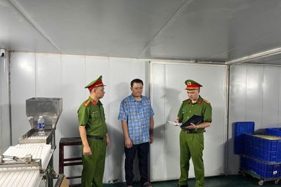 Khởi tố vụ sản xuất thực phẩm giả