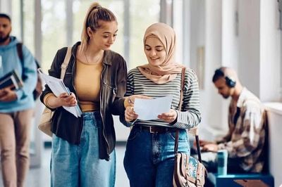 Sinh viên Việt Nam học chương trình đại học Anh tăng 233,9% trong 5 năm
