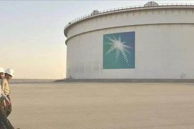 Saudi Arabia giảm giá dầu bán sang châu Á