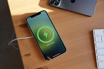 Sạc điện thoại đến 100% thường xuyên có hại pin?
