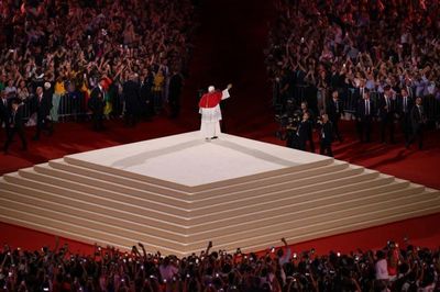 Ảnh ấn tượng: Mỹ khởi động 'Lực lượng siêu trí tuệ', SpaceX đưa Starship lên quỹ đạo, ngập trên diện rộng tại thủ đô Thái Lan