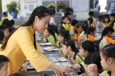 Dự kiến miễn thuế đối với doanh nghiệp cung cấp suất ăn cho trường học, bệnh viện