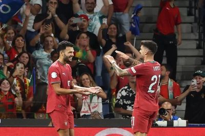 Goncalo Ramos đưa Bồ Đào Nha vào tứ kết UEFA Nations League