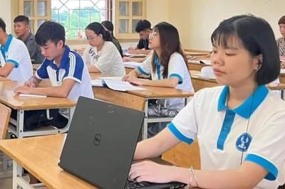 Cô gái khiếm thị bước ra thế giới