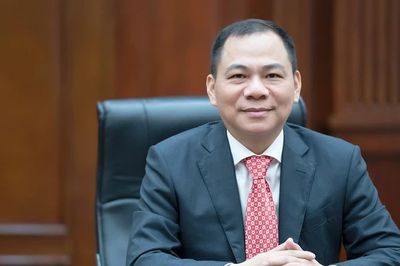 Cổ phiếu liên quan tỷ phú Phạm Nhật Vượng bất ngờ tăng trần