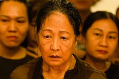 'Trại buôn người' 10 ngày bỏ túi 290 tỷ nhưng vẫn thua 'Mưa đỏ' và 'Mai'