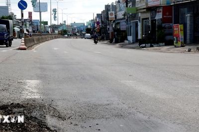 Khẩn trương sửa chữa hư hỏng trên mặt đường Quốc lộ 1A qua địa bàn Lâm Đồng