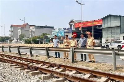 Ngăn nguy cơ tai nạn đường sắt từ những lối đi tự mở