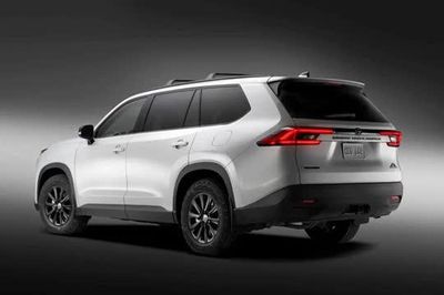 Toyota giới thiệu xe SUV 7 chỗ công suất 362 mã lực, giá hơn 1,1 tỷ đồng