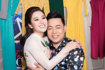 Ngọc nữ bolero báo tin vui với Quang Lê