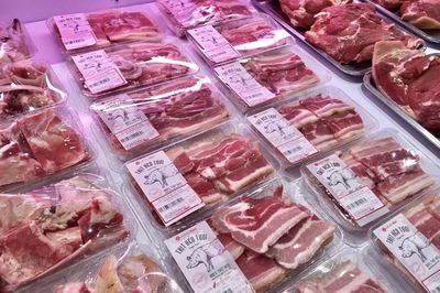 Thịt đông lạnh tìm đường vào bếp ăn Việt