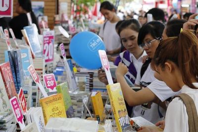 Tránh một 'cú sốc cơ học' trong thị trường xuất bản