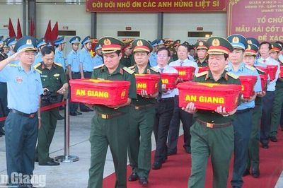 An Giang bàn giao 4.762 mẫu hài cốt hài liệt sĩ để giám định ADN