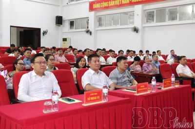 Điện Biên đào tạo trung cấp lý luận chính trị cho học viên Lào