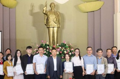 Sử dụng ngôn ngữ truyền thông kể chuyện di sản