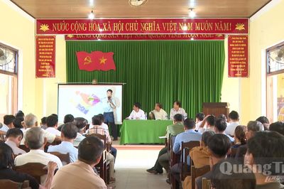 Đồng chí Phó Chủ tịch UBND tỉnh đối thoại với các hộ dân tại xã Mỹ Thủy