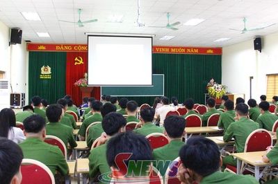 Bồi dưỡng nhận thức về Đảng cho lực lượng Công an