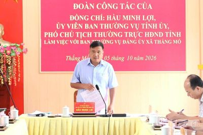 Đồng chí Hầu Minh Lợi, Phó Chủ tịch Thường trực HĐND tỉnh làm việc với xã Thắng Mố