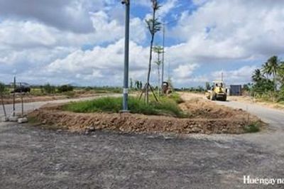 Đường Chợ Mai - Tân Mỹ chưa bàn giao đã bị lún