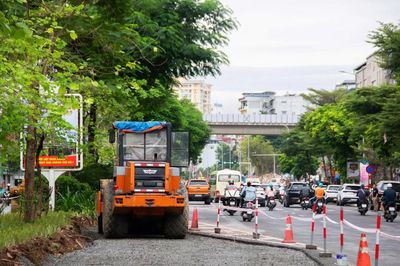 Hà Nội: Xén dải phân cách, mở thêm 'đường thoát' cho phố Ô Chợ Dừa