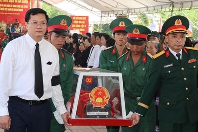 Quảng Ngãi: Xúc động lễ truy điệu 12 hài cốt liệt sĩ được tìm thấy tại bệnh xá Đức Phổ