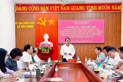 Gỡ điểm nghẽn trong vận hành chính quyền địa phương 2 cấp ở Nghệ An Bài cuối: Bố trí đúng người, giải quyết kịp thời chế độ