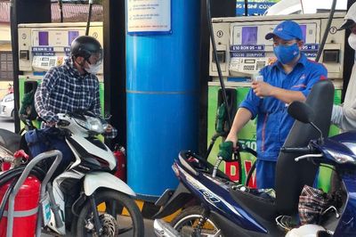 Doanh nghiệp được tự quyết giá xăng dầu, Nhà nước sẽ hậu kiểm