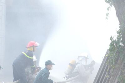 Xã Bát Tràng diễn tập chữa cháy cơ sở sản xuất gốm sứ