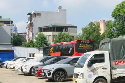 Nhức nhối bãi xe tự phát: Trách nhiệm từ cơ sở