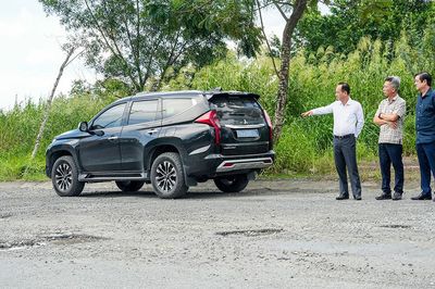 Khảo sát thực trạng, tiến độ khắc phục đường hư hỏng do mưa lớn