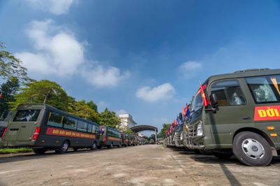 35 xe Hyundai County đồng hành cùng hành trình đưa các liệt sĩ trở về quê hương
