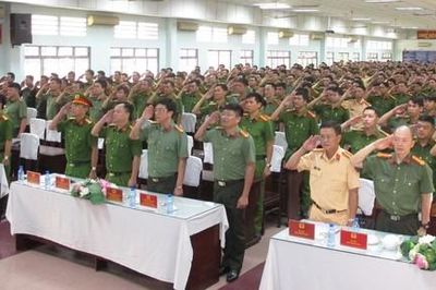 Công an TPHCM khai giảng Lớp huấn luyện Trung đoàn CSCĐ dự bị chiến đấu năm 2026