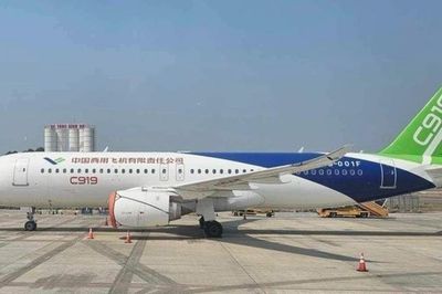 Máy bay C919 của Trung Quốc gặp khó trong cuộc đua với Boeing, Airbus
