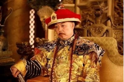 Không thể giặt bằng nước, long bào của hoàng đế Trung Hoa được làm sạch thế nào?
