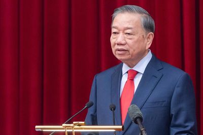 Không để quyền lực, thông tin và tài sản công thành lợi thế riêng