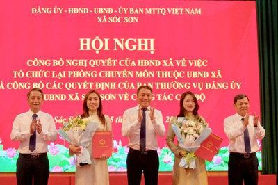 Xã Sóc Sơn công bố các quyết định về công tác cán bộ