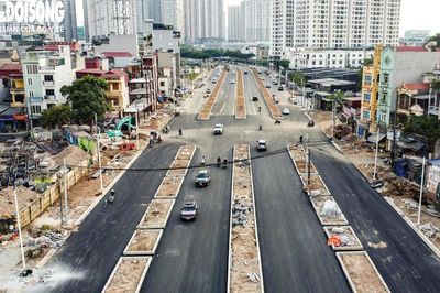 Đường nối 'khu đô thị nhà giàu' ở Hà Nội rộng 50m vừa thông xe